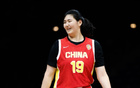 叹息！中国女篮队长五战仅拿8分 张子宇在强队面前只是背景板
