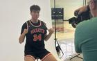 首秀轰22分！中国男篮16岁2米03新星留美大闪耀：新丁彦雨航崛起